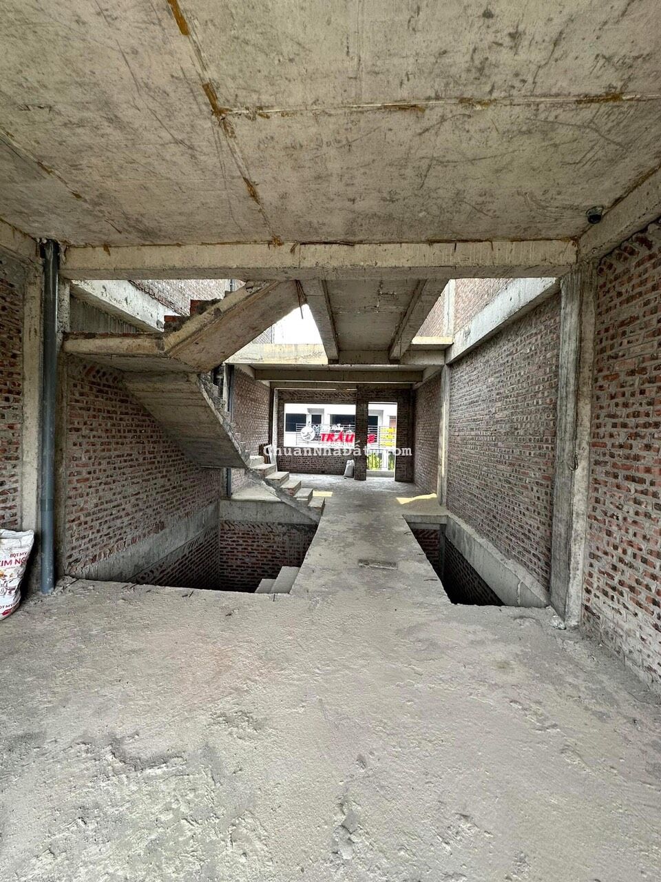 Bán nhà 5 tầng mặt đường Trần Phú, Vpit Praza, Định Trung, Vĩnh Yên. Lh: 0986934038