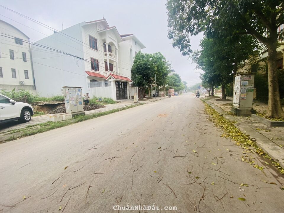 Bán 180m2 đất rộng vị trí đẹp tại Chùa Hà, Vĩnh Yên, Vĩnh Phúc. Lh: 0986934038