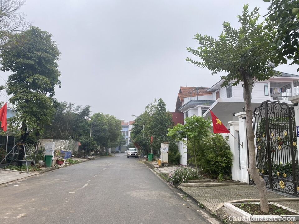 Bán hai ô đất liền nhau mỗi ô 217m2 đất biệt thự Chùa Hà Tiên, Liên Bảo, Vĩnh Yên. 