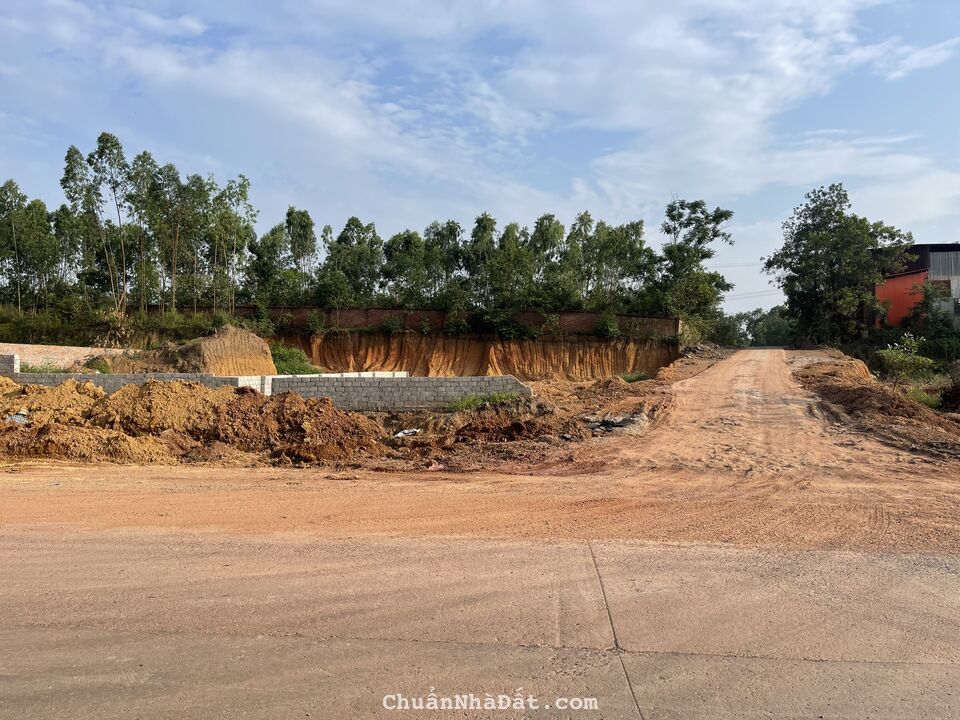 Bán đất hai mặt tiền mặt đường 310 full thổ cư thôn Quế, Hướng Đạo, Tam Dương, Vĩnh Phúc.