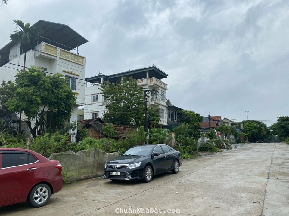 Bán đất cắt lỗ sâu mặt đường Mạc Đĩnh Chi, Sau Núi, Hội Hợp, Vĩnh Yên. Lh: 0986934038