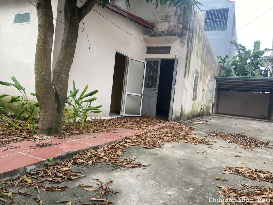 Bán đất tặng nhà cấp 4 mặt đường Phan Đình Giót, Khai Quang, Vĩnh Yên. Lh: 0986934038