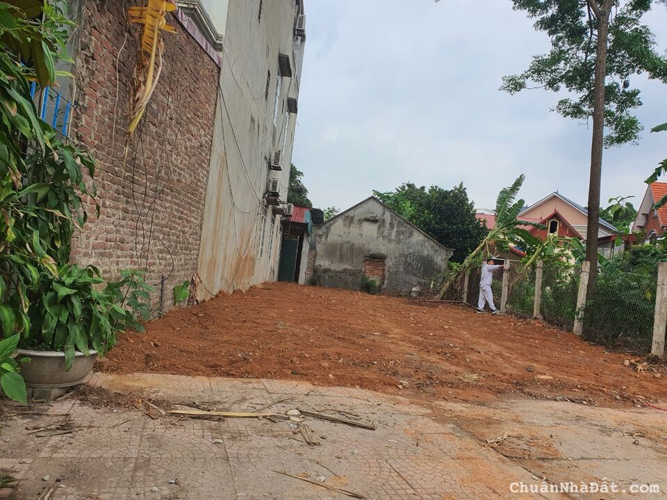 Bán đất mặt đường đi chợ Vồ, Gia Khánh, Bình Xuyên, Vĩnh Phúc. Lh: 0986934038