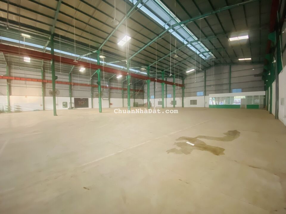 Cho thuê xưởng 3700m2 khu vực Định Trung, Vĩnh Yên, Vĩnh Phúc. Lh: 0986934038