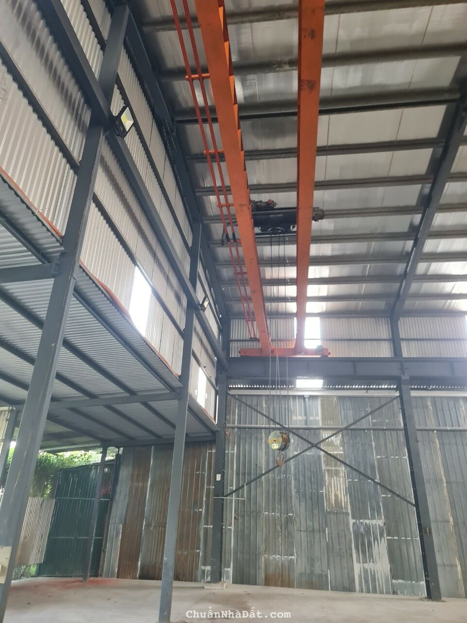 Cho thuê xưởng 1000m2 cực đẹp tại khu công nghiệp Bình Xuyên, Bình Xuyên, Vĩnh Phúc. Lh: 0986934038