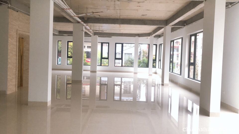 Cho thuê tòa nhà tầng 1 và 2 tại Liên Bảo, Vĩnh Yên, Vĩnh Phúc. Lh: 0986934038