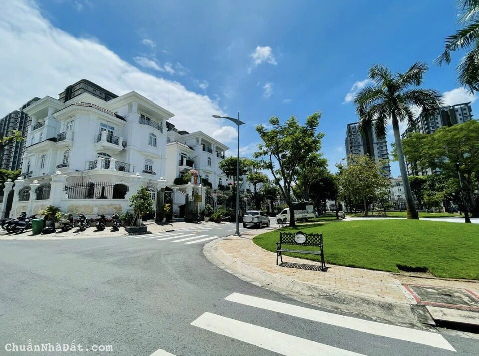 Biệt thự xịn trong khu VIP Cityland Quận 7. Hầm+ 4 tầng. Giảm 7 tỷ bán nhanh.. Biệt thự xịn trong khu VIP Cityland Quận 7. Hầm+ 4 tầng. Giảm 7 tỷ bán nhanh..