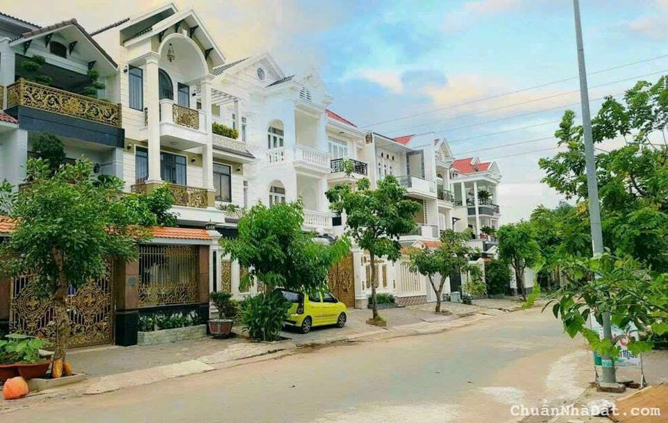 Biệt thự đẹp quận 7, đường 12m, 7*30, 16,8 tỷ.