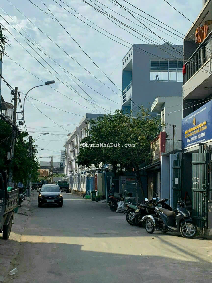 Biệt thự 3 tầng đường gần 10 m, Tân Thuận đông Q 7. 10,2*33 chỉ 24,5 tỷ.