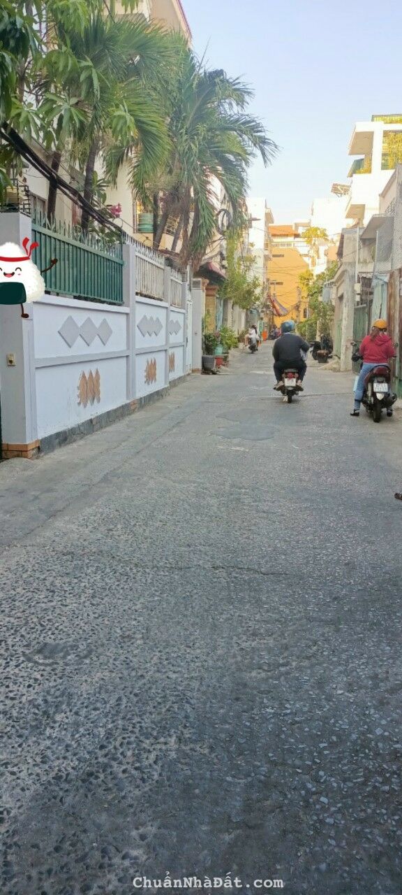 Biệt thự đẹp, 502 Huỳnh Tấn Phát, Quận 7. 10*13. 13 tỷ. Xe hơi quay đầu.