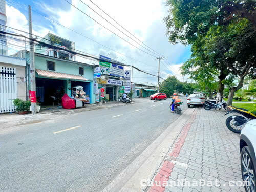 Khách sạn mới đẹp 7 tầng, thang máy, mt  BV Ba Quận 7. 5*24, 20 tỷ.