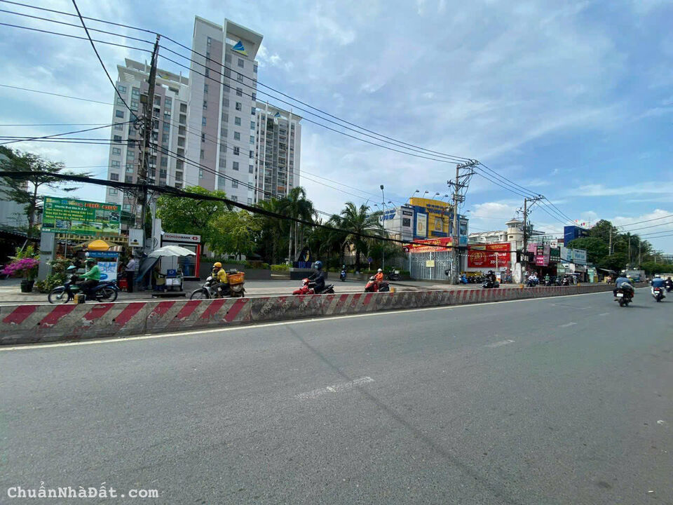 Nhà phố mặt tiền đường Huỳnh Tấn Phát, Q7. KDBB sầm uất. 16*33, 55 tỷ.