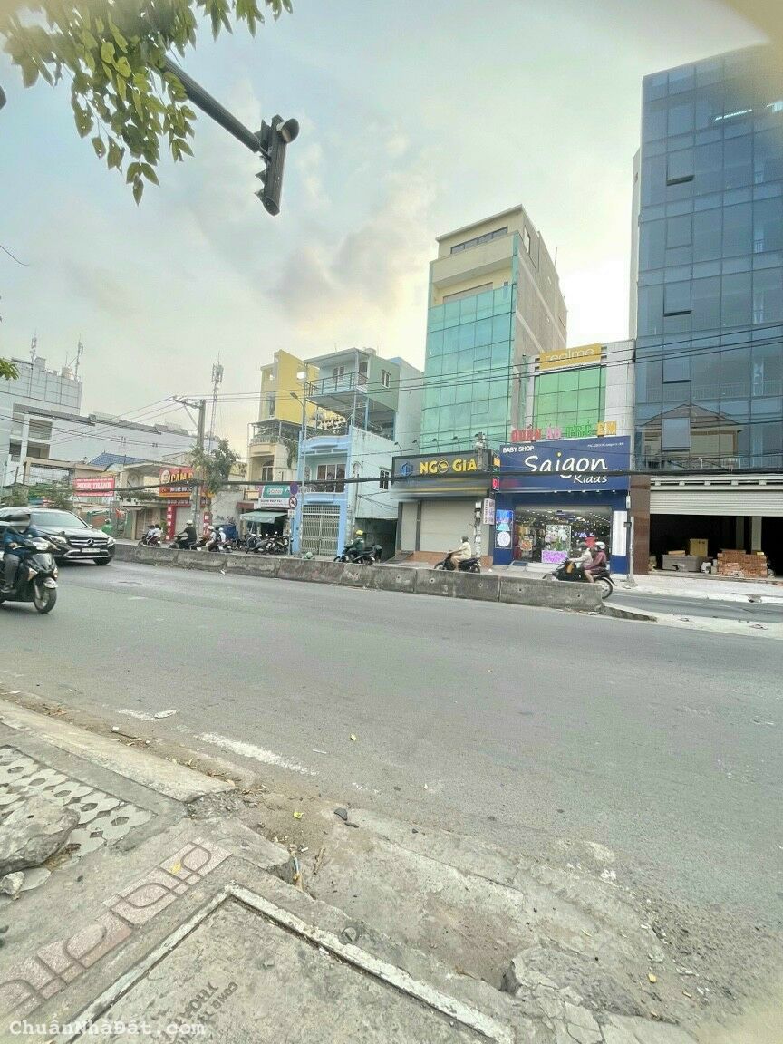 Nhà 6 tầng mặt tiền đường Huỳnh Tấn Phát, Quận 7. Ngang gần 6m, 21 tỷ. Nhà 6 tầng mặt tiền đường Huỳnh Tấn Phát, Quận 7. Ngang gần 6m, 21 tỷ.