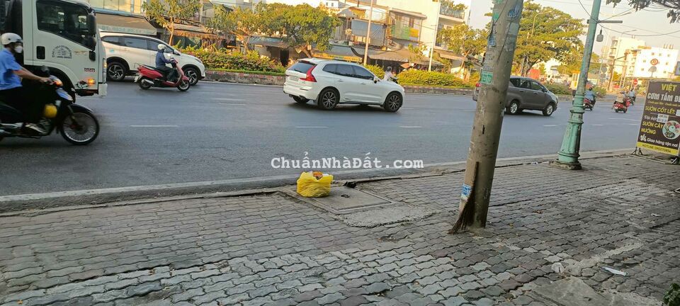 Căn góc hai mặt đường lớn 40m, Tân Thuận Tây Quận 7. kDBB tuyệt vời. Cho xd cao tầng.13 tỷ.