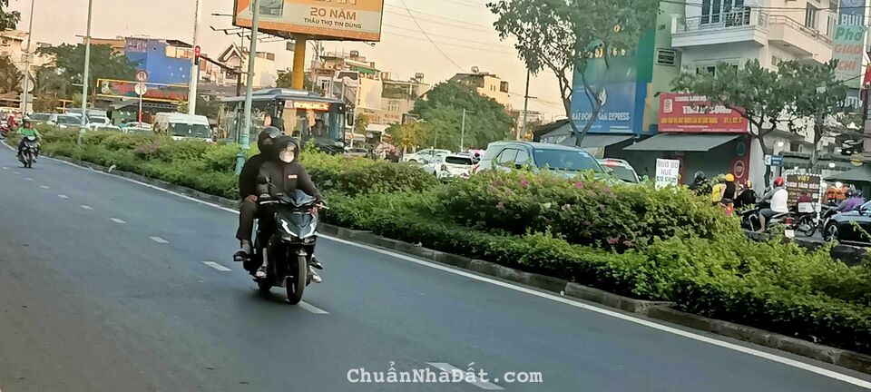 Căn góc hai mặt đường lớn 40m, Tân Thuận Tây Quận 7. kDBB tuyệt vời. Cho xd cao tầng.13 tỷ.