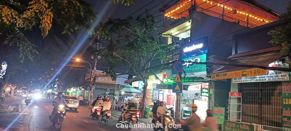 Nhà mặt đường Nguyễn Văn Tạo, Long thới Nhbe. Ngay chợ Bà chồi kdbb tấp nập. 7,5*25. Nhà mặt đường Nguyễn Văn Tạo, Long thới Nhbe. Ngay chợ Bà chồi kdbb tấp nập. 7,5*25.