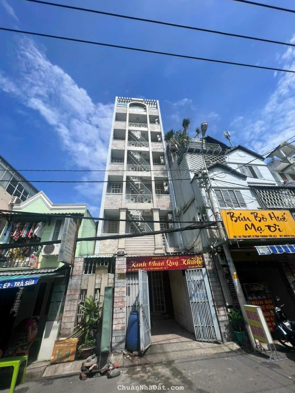 Khách sạn cao tầng mặt tiền đường Tân mỹ, Quận 7. 5,5m*19m. 15,5 tỷ.