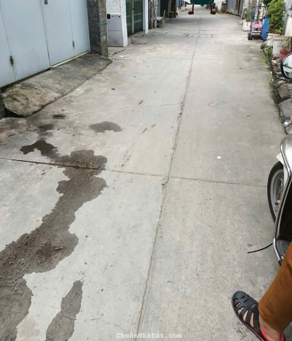 Nhà 2 tầng 1/ 30 m ra HTP, Quận 7. 4,5m nở hậu, 65 m2 thổ cư. Hơn 4 tỷ.