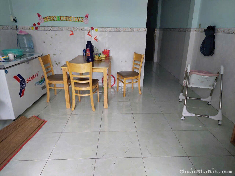 Nhà sân vườn hẻm xe hơi thông quận 7. 98 m2 thổ cư chỉ 5,7 tỷ. Cạnh Phú Mỹ Hưng.