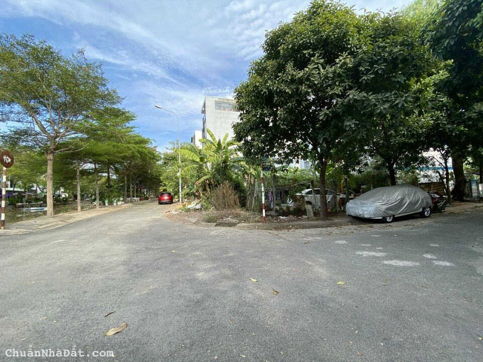 Lô đất góc đường số 12m,KDC Phú mỹ Quận 7. 7*18 chỉ 10,7 tỷ.