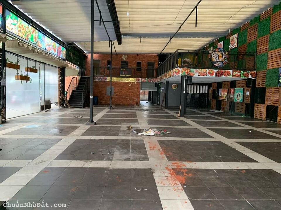 Cho thuê mặt bằng mặt tiền Nguyễn Thị Thập. 17*45.