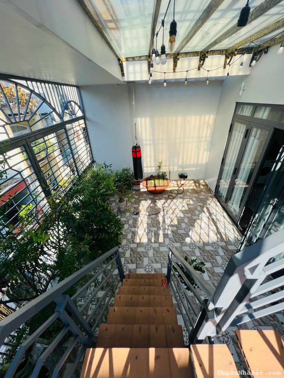 Bán Nhà 18/23 đường Vườn Chuối , P4, Quận 3 Hẻm xe hơi 19 tỷ 3 lầu có gara xe hơi