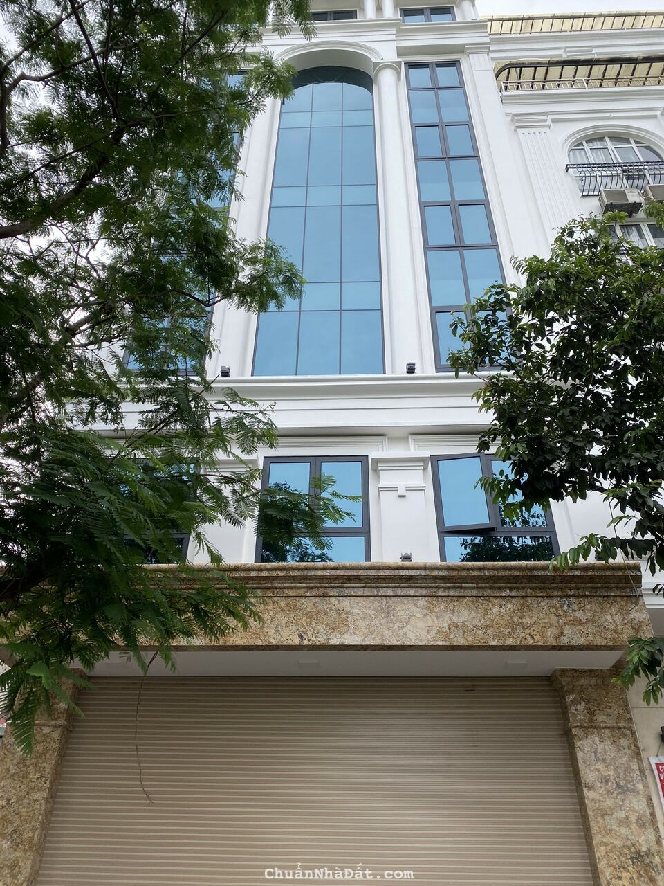 Cho thuê nhà mặt phố Quan Hoa, Cầu Giấy 195m2 x 8 tầng 1 hầm, mặt tiền 10m PCCC đầy đủ 300tr/tháng Cho thuê nhà mặt phố Quan Hoa, Cầu Giấy 195m2 x 8 tầng 1 hầm, mặt tiền 10m PCCC đầy đủ 300tr/tháng