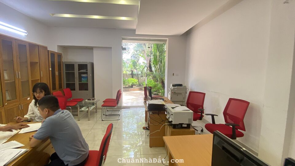 Cho thuê nhà mặt phố Trung Hoà, Cầu Giấy làm Ngân Hàng, VP, 150m2, 4 tầng, mặt 5m 95 triệu/tháng