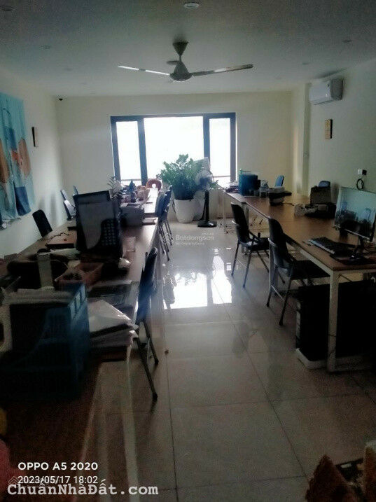 Cho thuê liền kề tây nam Linh Đàm 80m2, 4 tầng, mặt 5m, thông sàn, có thang máy 35 triệu/tháng