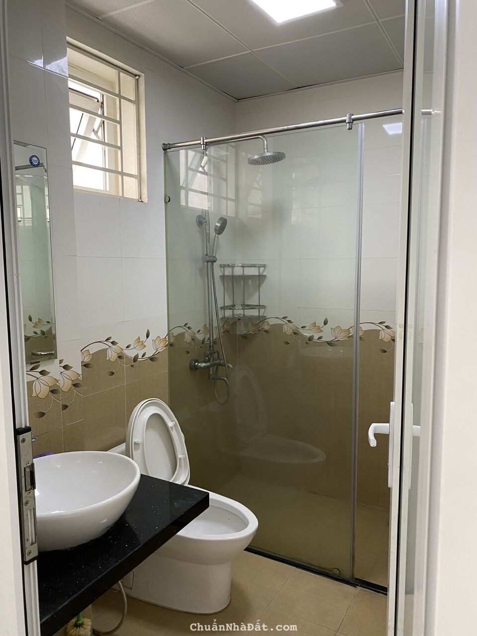 Cho thuê biệt thự tại KĐT Yên Hoà, đường Trần Kim Xuyến, Cầu Giấy 240/130m2, 4 tầng, 70 triệu/tháng