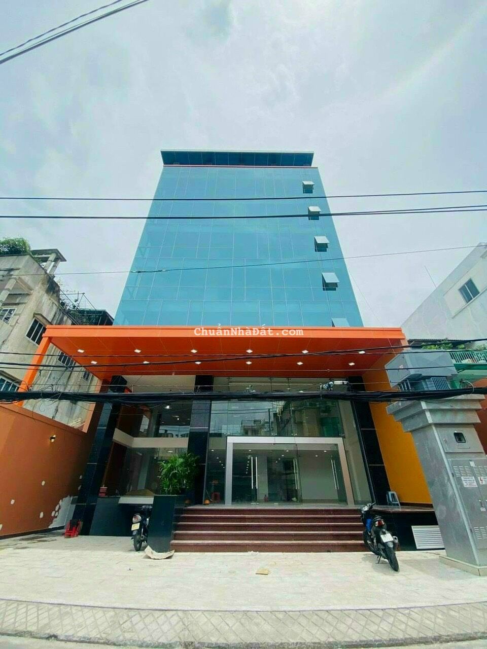 Cho Thuê Nhà Đẹp Mặt Tiền Đường Nguyễn Tri Phương  Q,10 4x15 Trệt, 3 lầu, ST Giá:75Triệu/tháng