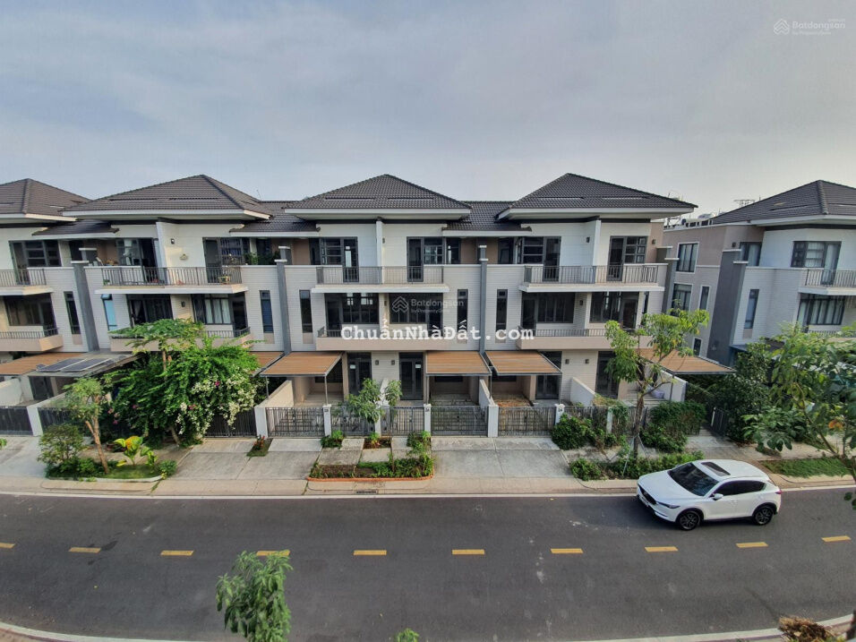 Chính chủ bán căn Lavila 98.6m2 giá thương lượng Chính chủ bán căn Lavila 98.6m2 giá thương lượng