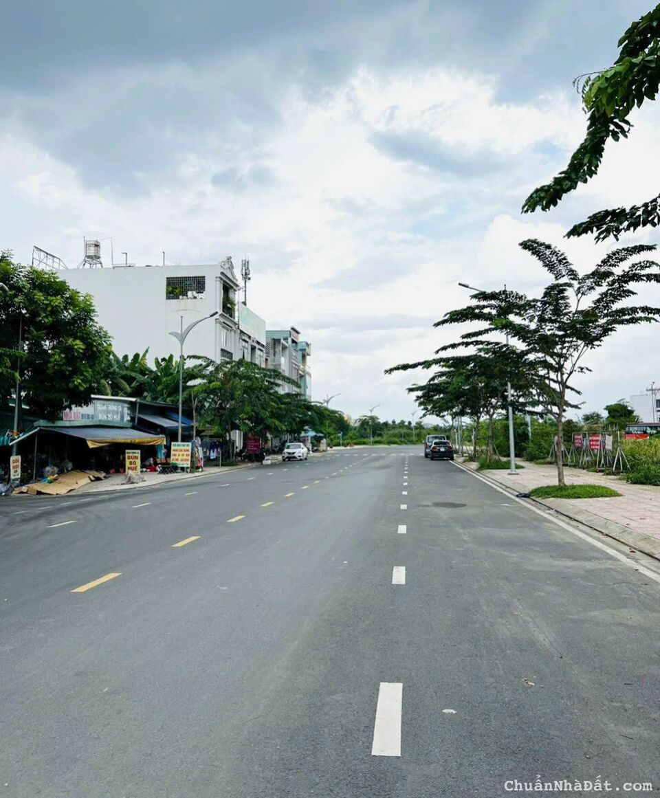 Cần bán gấp lô đất dự án Phú Hồng Thịnh 10 giá 1tỉ8 cho 100m2