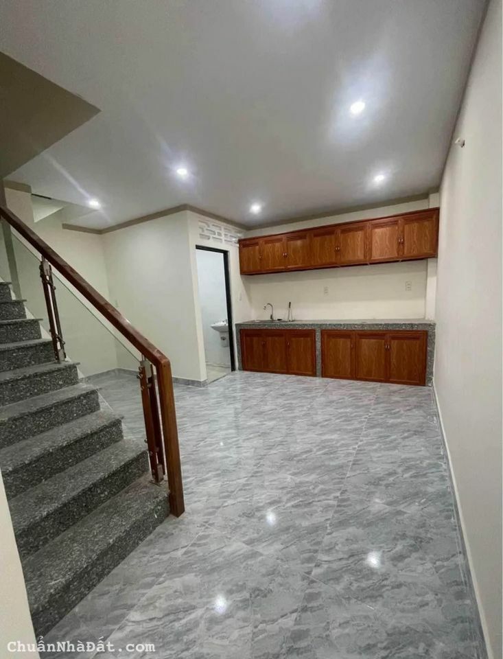 Bán Nhà 4x18 1 Lầu Ở Phạm Văn Hai Bình Chánh SHR đường xe hơi quay đầu