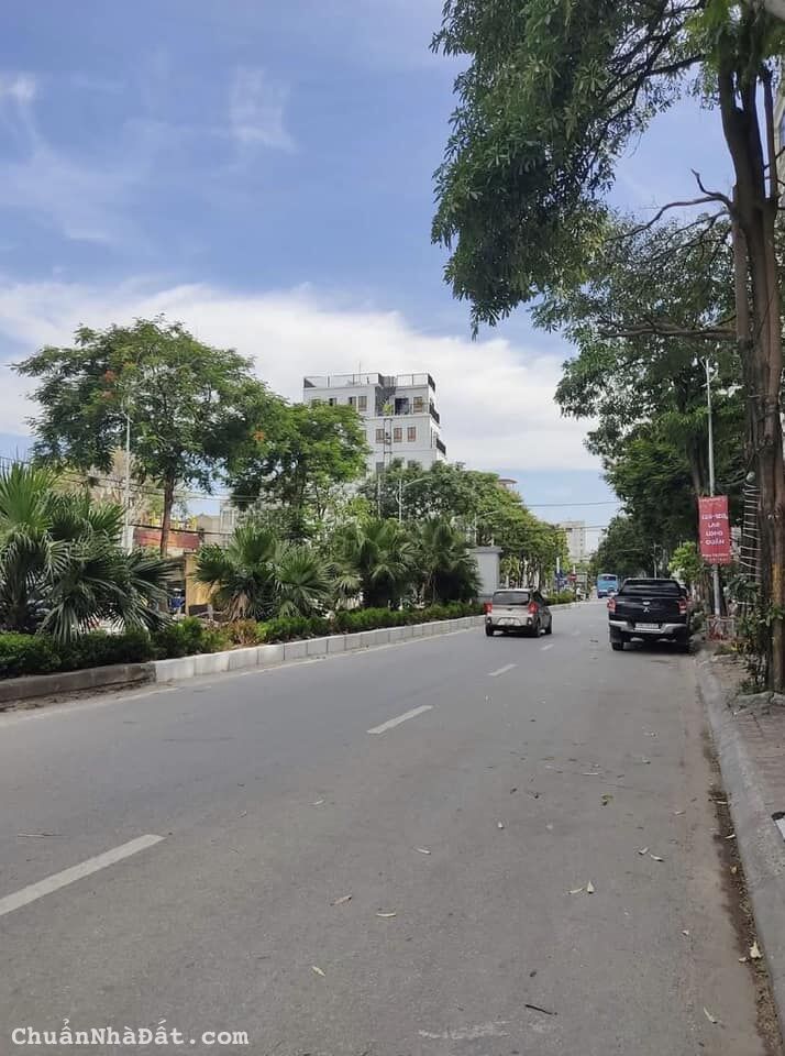 Bán nhà mặt phố Lạc Long Quân 360m2 MT 22m 2 tầng vị trí đẹp gần TTTM Lotte giá 480tr/m