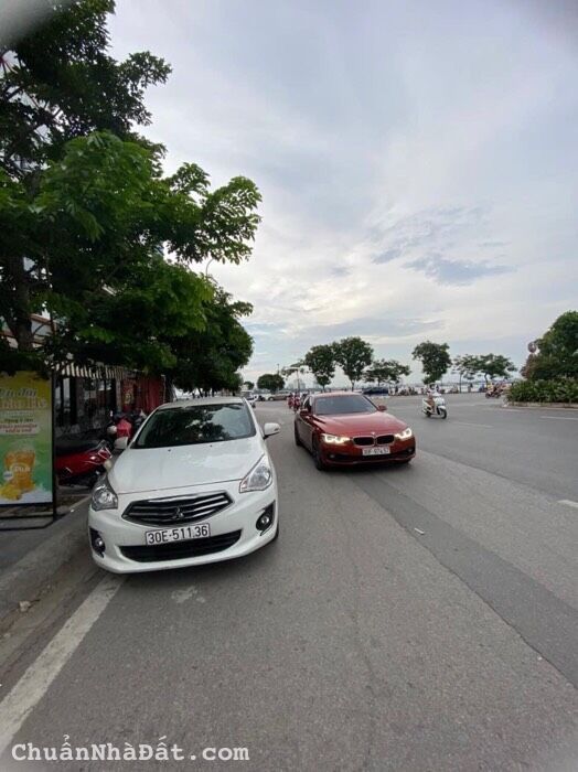 Bán nhà Văn Cao, Ba Đình 160m2, 4 tầng, 3 mặt thoáng. Vị trí đẹp, Cách Hồ Tây 800m.