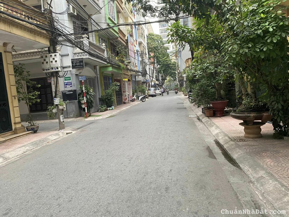 BÁN NHÀ XUÂN LA 35M2 MT 4.2M XÂY 4 TẦNG NHÀ PHÂN LÔ, Ô TÔ, VỈA HÈ, HIẾM NHÀ BÁN