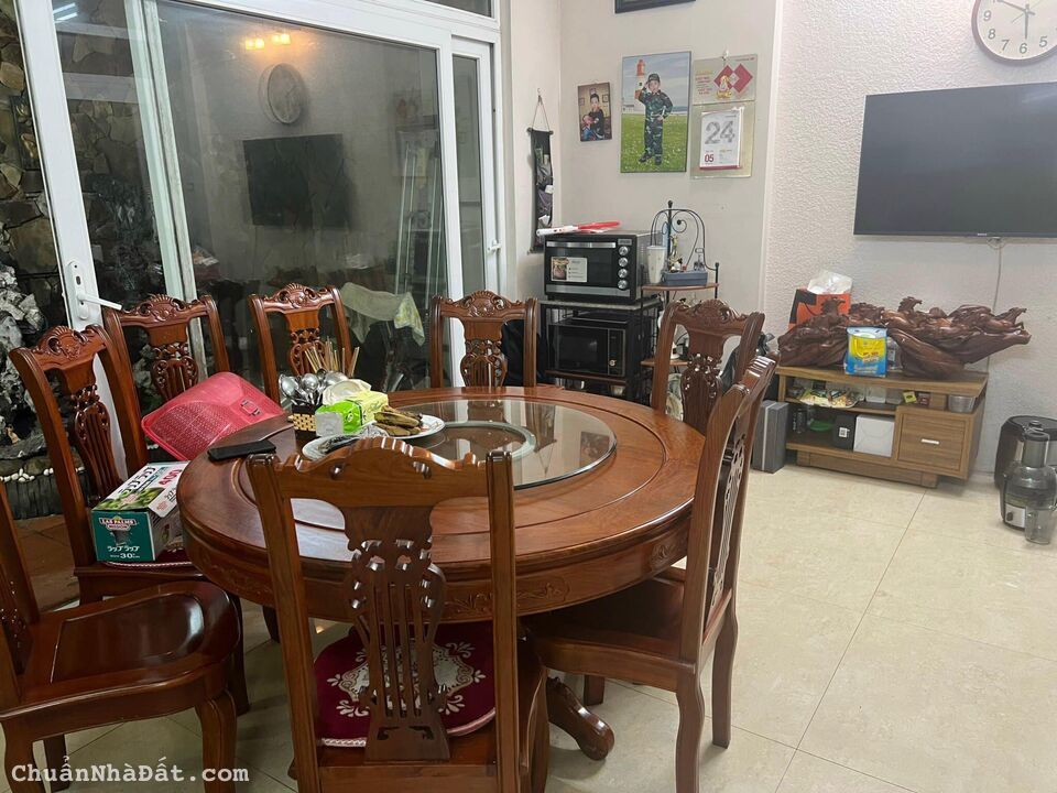 Bán Nhà Nguyễn Văn Huyên. Cầu Giấy . Hà Nội. 24.2 Tỷ. 4 Tầng. DT.82m2. MT.6m.Ô Tô Ngủ Trong Nhà. Bán Nhà Nguyễn Văn Huyên. Cầu Giấy . Hà Nội. 24.2 Tỷ. 4 Tầng. DT.82m2. MT.6m.Ô Tô Ngủ Trong Nhà.