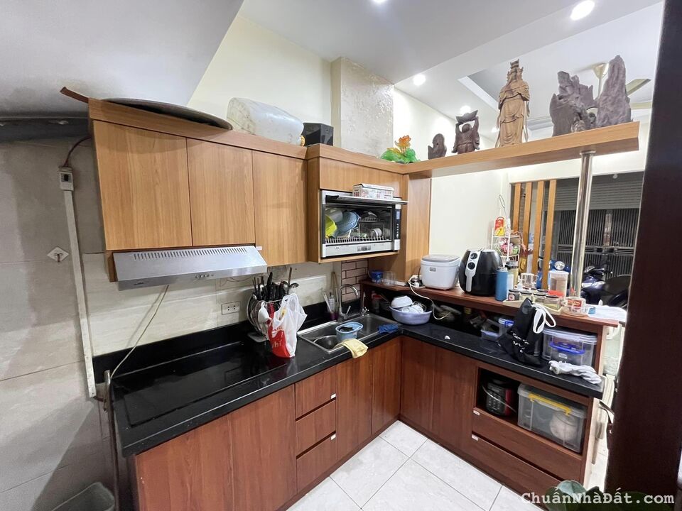 Bán Nhà Lạc Long Quân. Cầu Giấy. Hà Nội . 5.2 Tỷ. DT. 35m2. MT. 3.3m. Bán Nhà Lạc Long Quân. Cầu Giấy. Hà Nội . 5.2 Tỷ. DT. 35m2. MT. 3.3m.