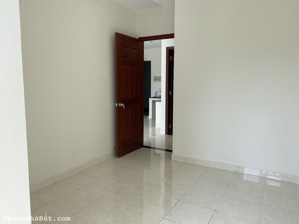 BÁN GẤP Căn hộ Nguyễn Kim, Đường Lý Thường Kiệt, Phường 7, Khu VIP Quận 10 :  + Diện tích 50m2 