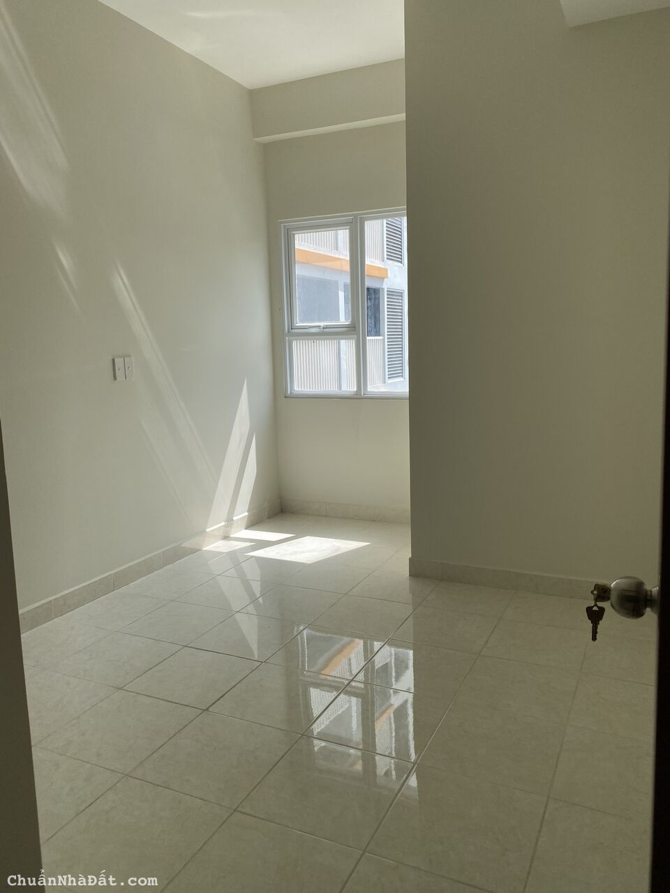 BÁN GẤP Căn hộ Nguyễn Kim, Đường Lý Thường Kiệt, Phường 7, Khu VIP Quận 10 :  + Diện tích 50m2 