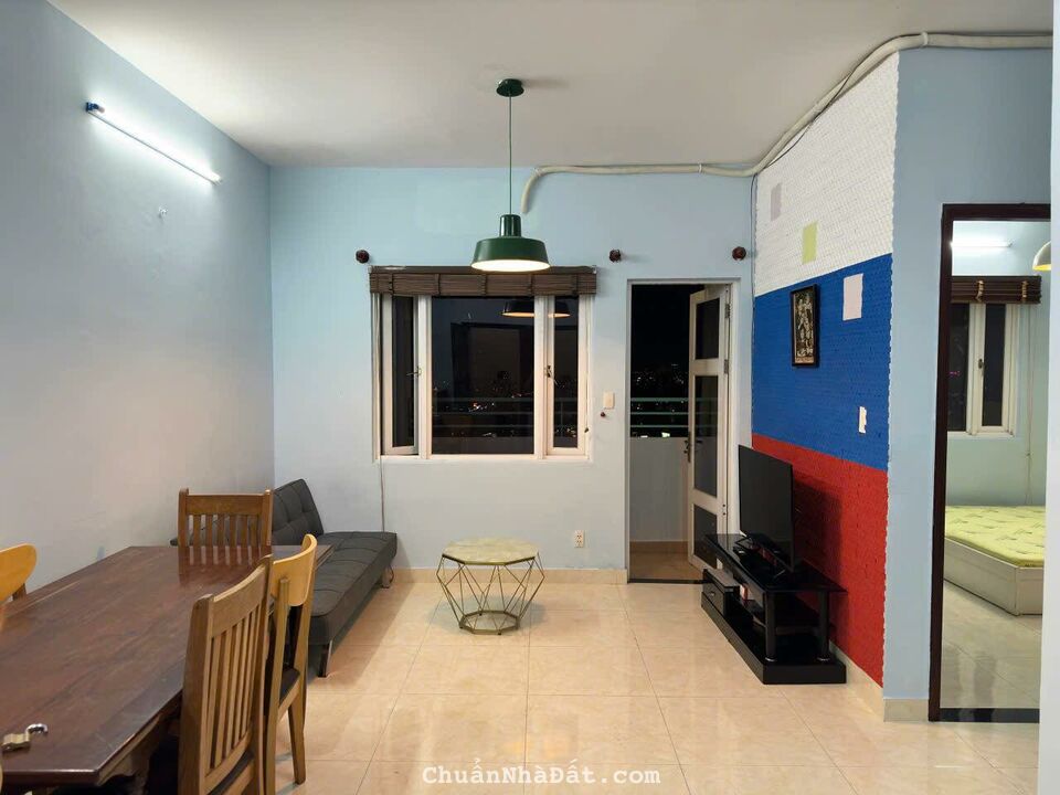 Cần bán gấp căn hộ Khánh Hội 2, 360 Bến Vân Đồn, Phường 01, Quận 4 : -	Diện tích 80m2, 2PN, 2WC