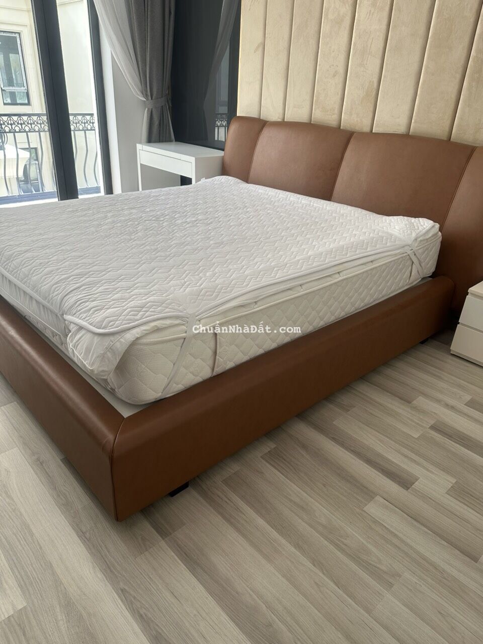 Cho thuê Villa Vinhomes Golden River BaSon, Đường Tôn Đức Thắng, Phường Bến Nghé, Quận 1 :  