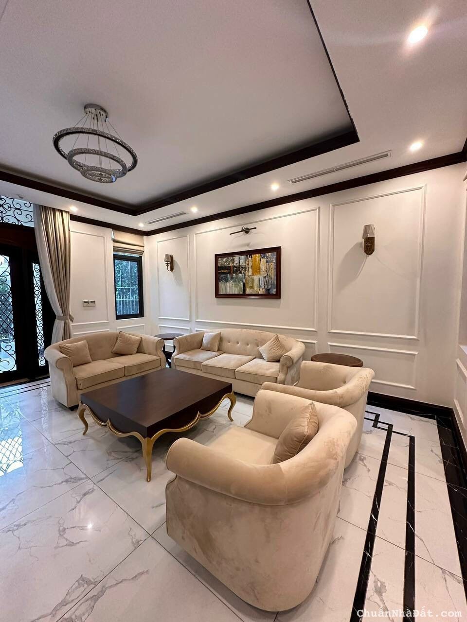 Cho thuê hoặc bán Biệt thự Vinhomes Golden River, đường Tôn Đức Thắng, P.Bến Nghé - Quận 1 : 