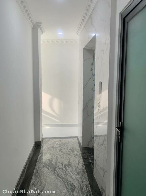 Cho thuê nhà mặt tiền Nguyễn Văn Trỗi, P.8, Phú Nhuận :  - Diện tích 5.5m x 12m, diện tích sàn 450m