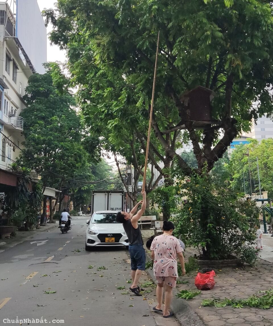 Nhà 2 tầng KINH DOANH tốt ổn định 50m2 Chu Huy Mân Sài Đồng , ô tô ĐỖ CỬA chỉ 5 tỷ