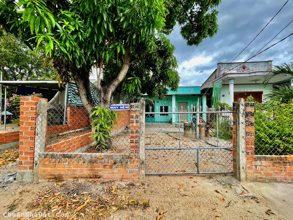 Đất thổ cư thị trấn Cam Đức 233m2 cách Quốc lộ 1A 80 mét giá 1.8 tỷ. Gọi ngay 0969876162 Đất thổ cư thị trấn Cam Đức 233m2 cách Quốc lộ 1A 80 mét giá 1.8 tỷ. Gọi ngay 0969876162