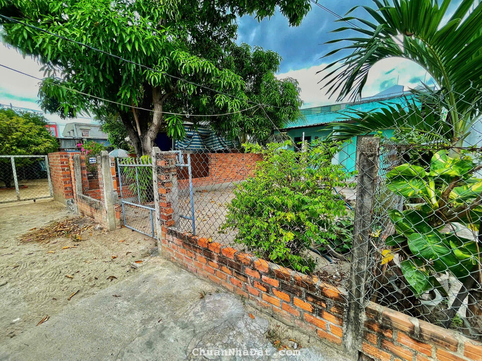 Đất thổ cư thị trấn Cam Đức 233m2 cách Quốc lộ 1A 80 mét giá 1.8 tỷ. Gọi ngay 0969876162 Đất thổ cư thị trấn Cam Đức 233m2 cách Quốc lộ 1A 80 mét giá 1.8 tỷ. Gọi ngay 0969876162