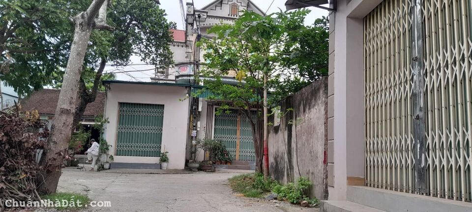 Ba lô đất trục chính, đường chạy vòng quanh, khu dân cư giàu có, giá quá rẻ Ba lô đất trục chính, đường chạy vòng quanh, khu dân cư giàu có, giá quá rẻ