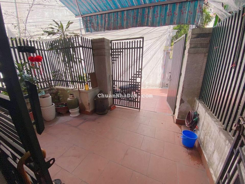 Bán Căn Gốc Dân Phố Tây Văn Cao 72m2 x 3.5 Tầng